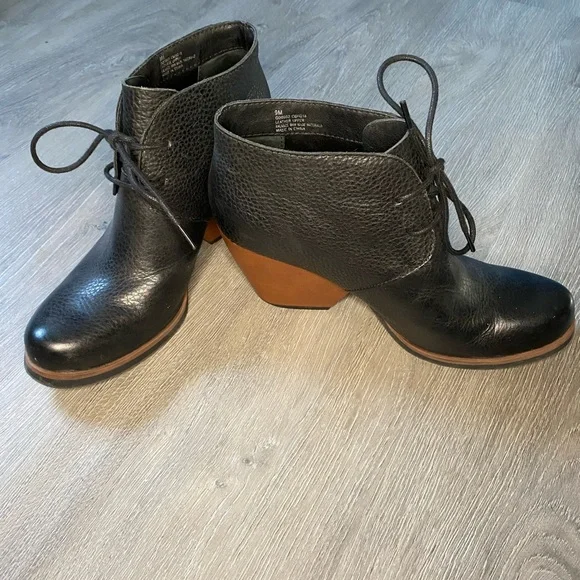 Korks by Kork-Ease Women's Leather
Block Heel Roana Ankle Boots Size 9 - Picture 3 of 6